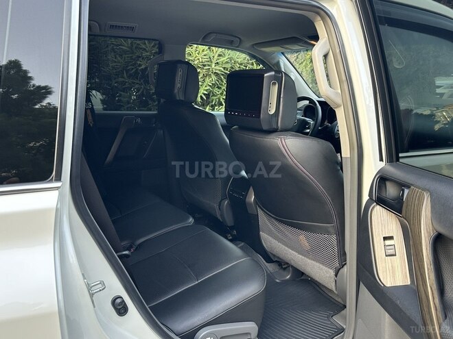 Toyota Land Cruiser Prado-9