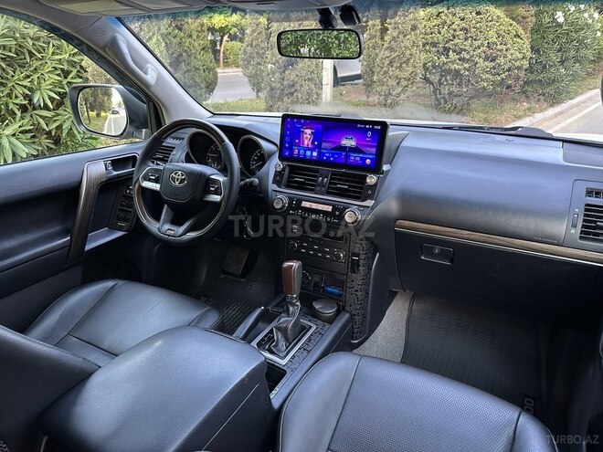 Toyota Land Cruiser Prado-7