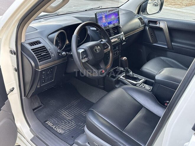 Toyota Land Cruiser Prado-12