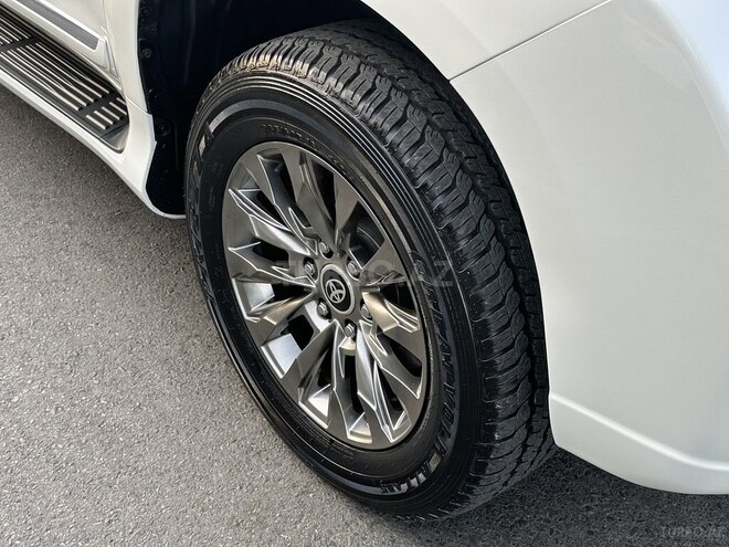 Toyota Land Cruiser Prado-15