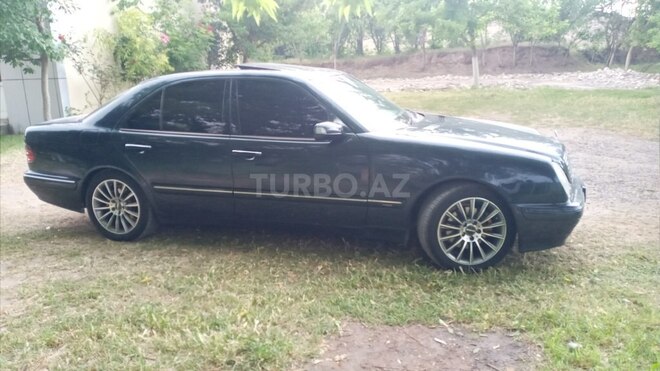 Mercedes E 270 1999, 350,000 km - 2.7 l - Füzuli