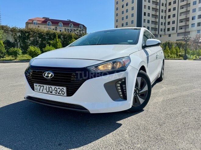 Hyundai IONIQ-1