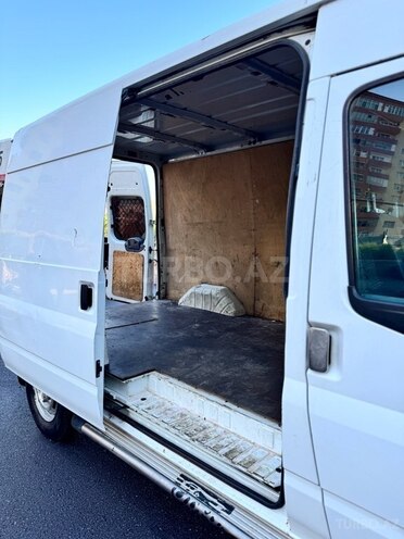 Ford Transit-4