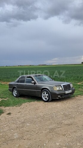 Mercedes E 250 1990, 846,622 km - 2.5 l - Naxçıvan