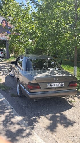 Mercedes E 250 1990, 846,622 km - 2.5 l - Naxçıvan