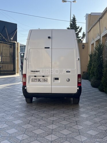 Ford Transit-9