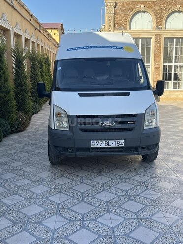 Ford Transit-11