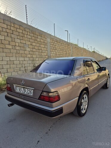 Mercedes E 200 1994, 370,000 km - 2.0 л - Bakı