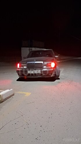 Mercedes E 250 1990, 846,622 km - 2.5 l - Naxçıvan