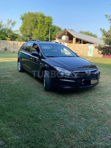 Hyundai i30 2009, 280,000 km - 1.4 л - Ucar