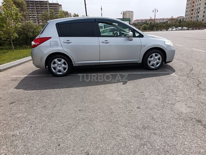 Nissan Tiida-2