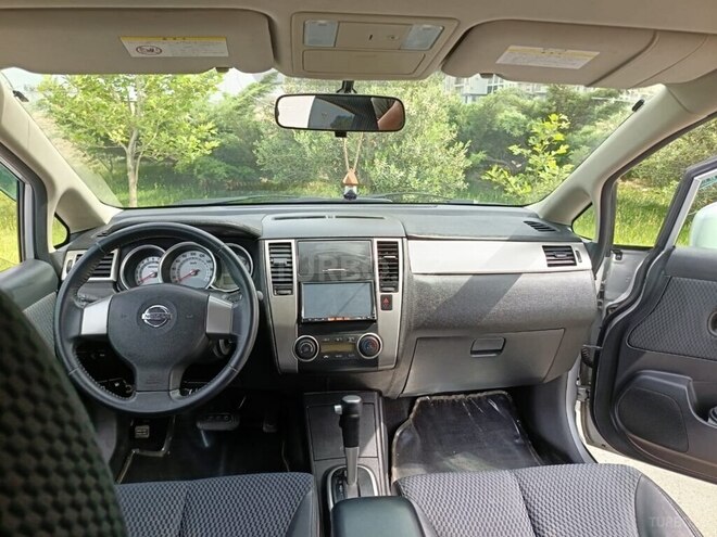 Nissan Tiida-4