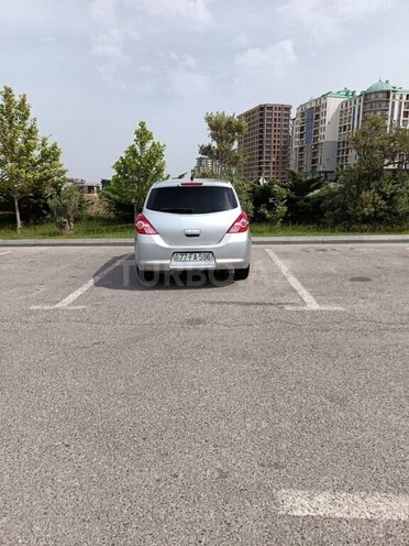 Nissan Tiida-3