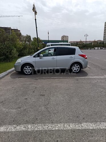 Nissan Tiida-8