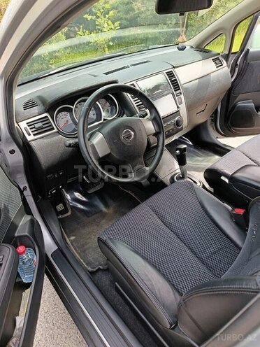 Nissan Tiida-9