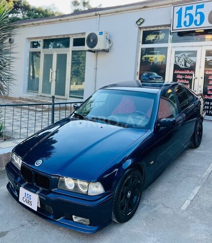 BMW 320-3