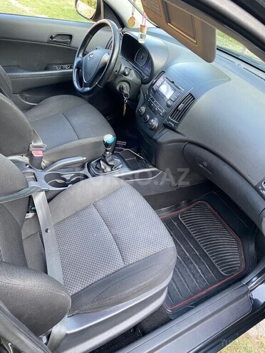 Hyundai i30 2009, 280,000 km - 1.4 л - Ucar