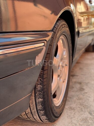 Mercedes E 220 d 2002, 400,000 km - 2.2 l - Biləsuvar