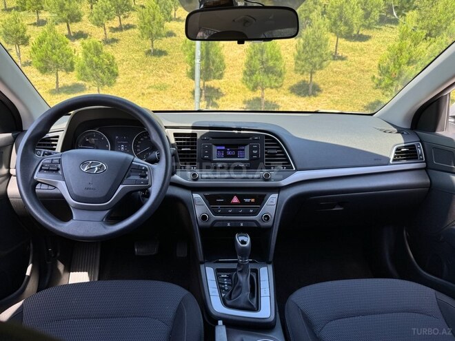 Hyundai Avante-11