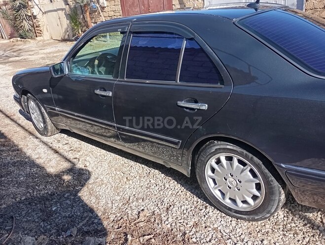 Mercedes E 230 1997, 385,000 km - 2.3 l - Bakı