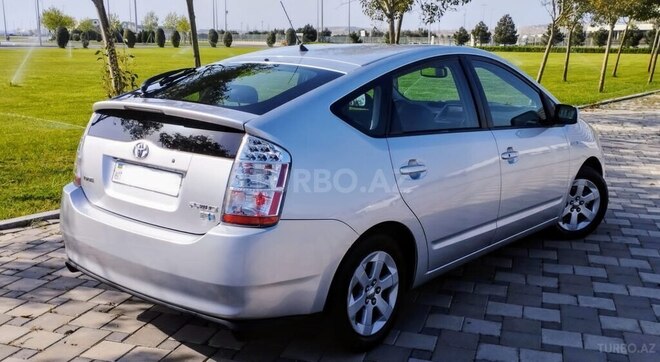 Toyota Prius-5