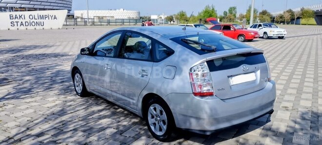 Toyota Prius-2