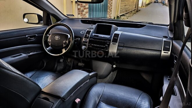 Toyota Prius-11