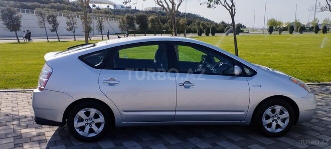 Toyota Prius-7