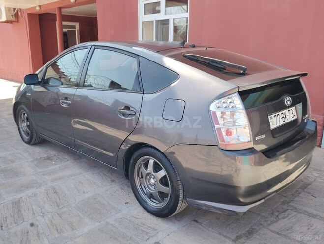 Toyota Prius-8