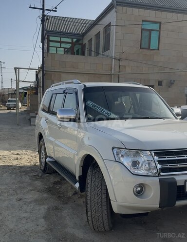 Mitsubishi Pajero 2011, 186,754 km - 3.5 л - Bakı
