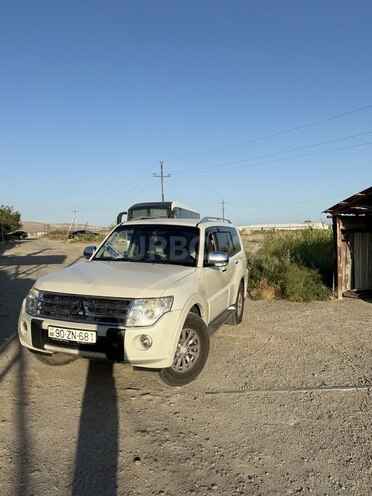 Mitsubishi Pajero 2011, 186,754 km - 3.5 л - Bakı
