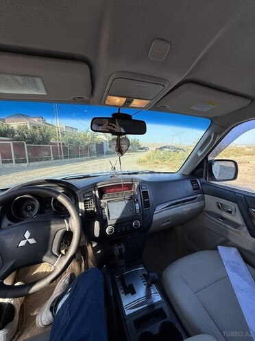 Mitsubishi Pajero 2011, 186,754 km - 3.5 л - Bakı
