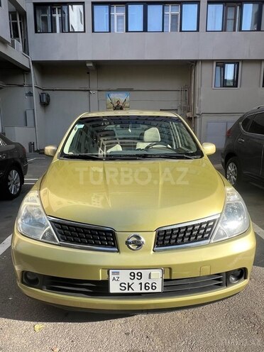 Nissan Tiida-1