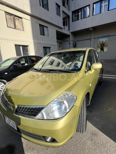 Nissan Tiida-11
