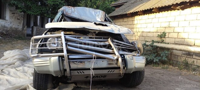 Mitsubishi Pajero 1995, 529,000 km - 2.8 л - Bakı