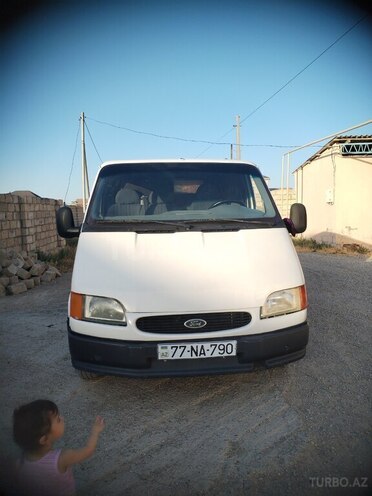 Ford Transit 2000, 500,958 km - 2.5 л - Salyan