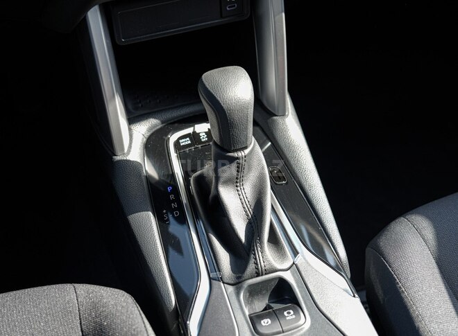 Toyota Corolla Cross 2025, 0 km - 2.0 л - Bakı