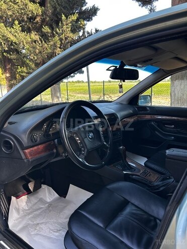 BMW 528 1997, 420,000 km - 2.8 l - Göyçay