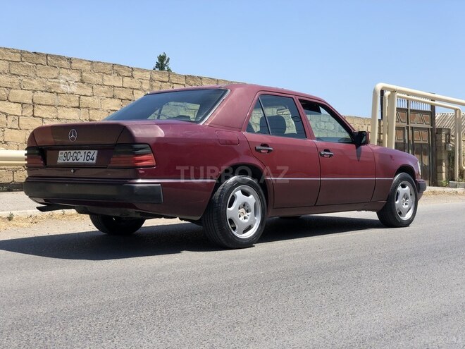 Mercedes E 220 1993, 580,000 km - 2.2 l - Bakı