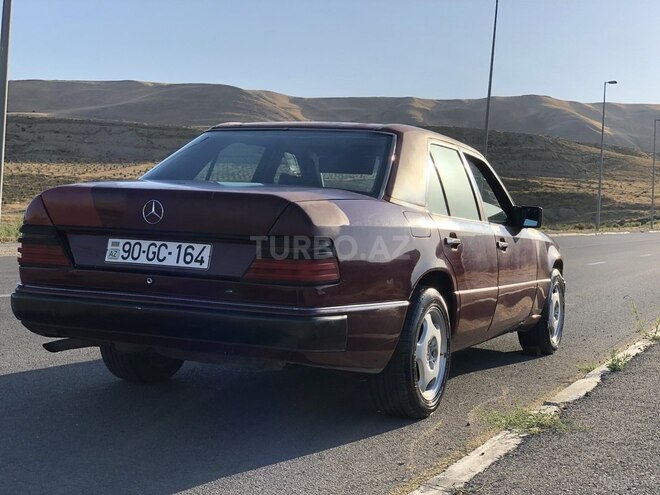Mercedes E 220 1993, 580,000 km - 2.2 l - Bakı