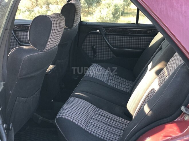 Mercedes E 220 1993, 580,000 km - 2.2 l - Bakı