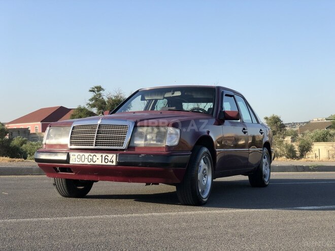 Mercedes E 220 1993, 580,000 km - 2.2 l - Bakı