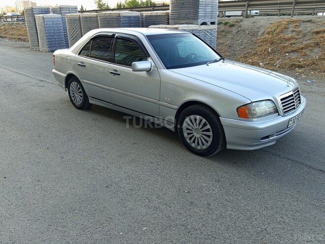 Mercedes C 200 1995, 228,000 km - 2.0 л - Bakı