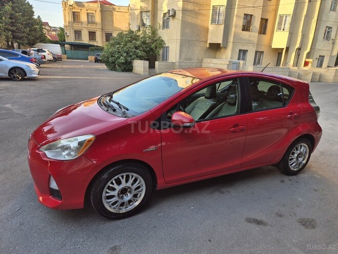 Toyota Prius C 2012, 220,000 km - 1.5 l - Bakı