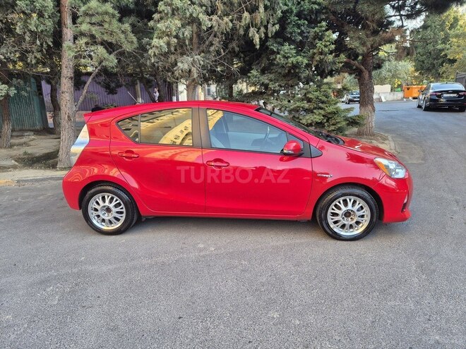 Toyota Prius C 2012, 220,000 km - 1.5 l - Bakı