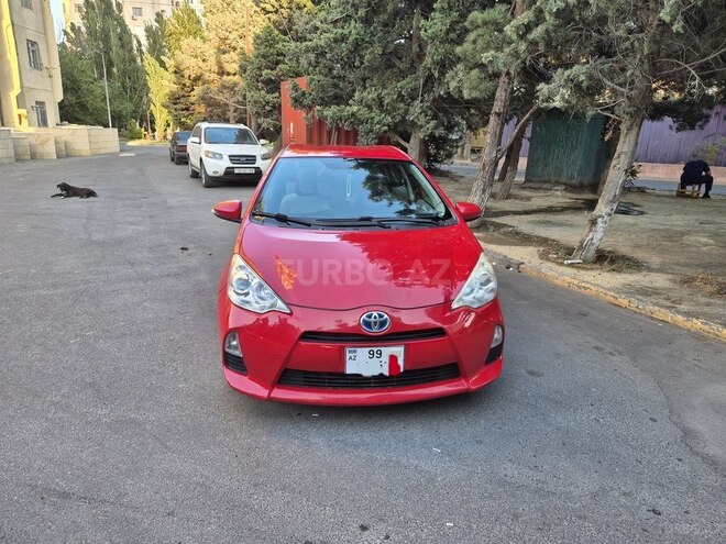Toyota Prius C 2012, 220,000 km - 1.5 l - Bakı