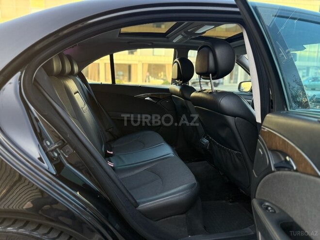 Mercedes E 200-11