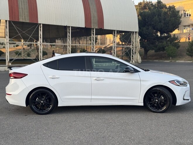Hyundai Elantra 2018, 110,240 km - 2.0 l - Bakı