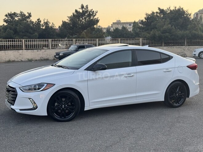 Hyundai Elantra 2018, 110,240 km - 2.0 l - Bakı