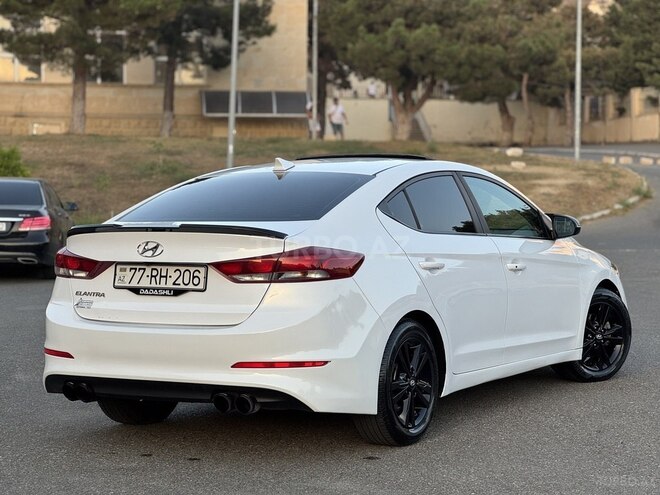 Hyundai Elantra 2018, 110,240 km - 2.0 l - Bakı